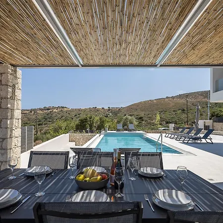 Casa Atena Exclusive * העיירה רתימנו